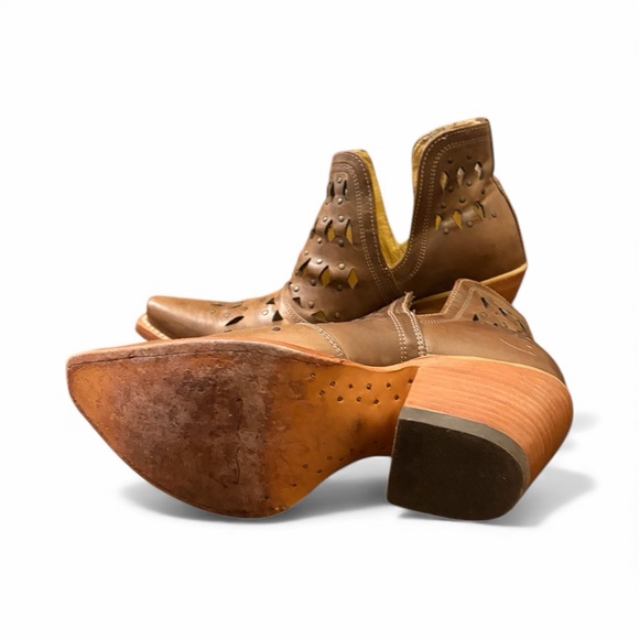 Ariat Dixon Studded Lazer Cut Western Snip Toe Leather Bootie. - Picture 9 of 10